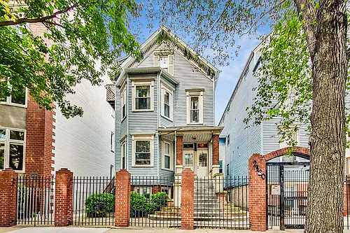 2430 N Southport Ave #2F Photo 1 2430 N Southport Ave #2F Photo 1