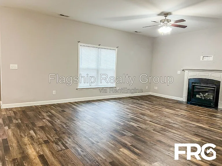 491 Fallingbrook Dr — Photo 25