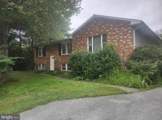 832 Chanter Dr, Westminster, MD 21157