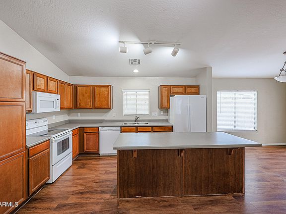 5th image of 12726 W Valentine Ave