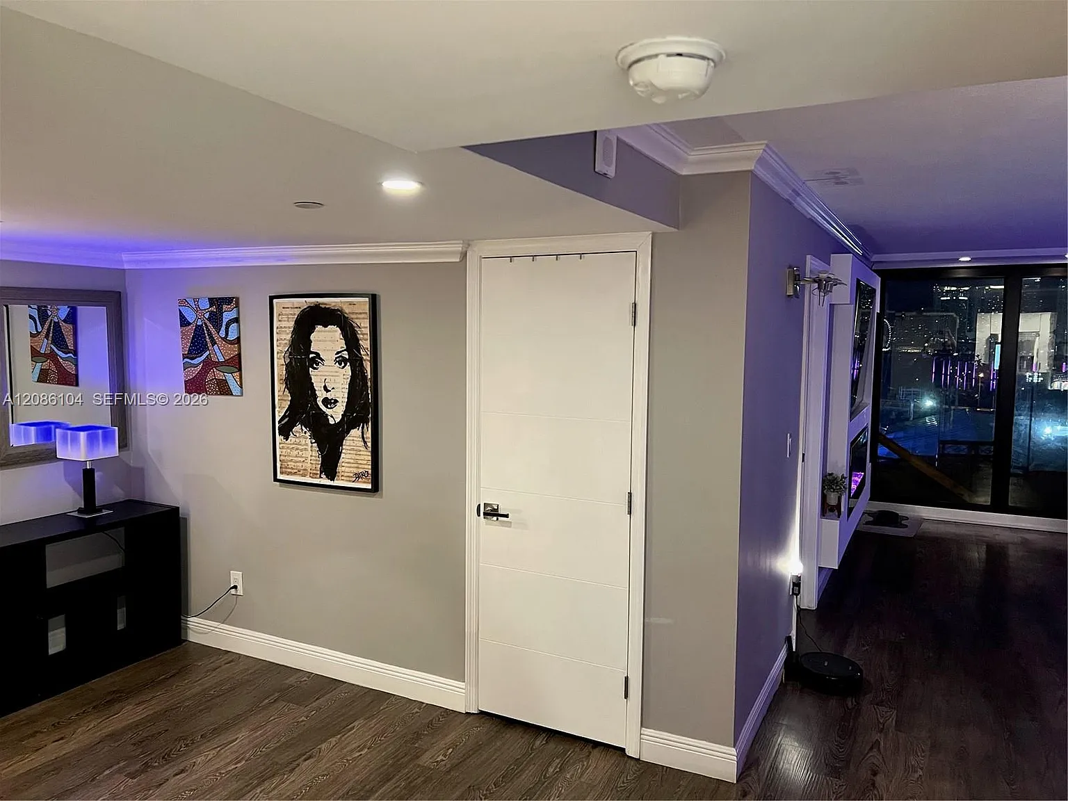 Venetia Condo — Photo 3