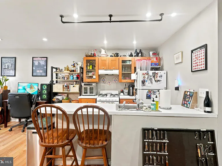 402 Durfor St #1 — Photo 8