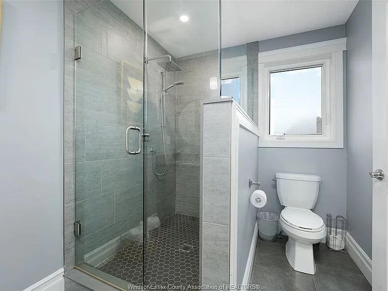 1390 Barkley Ave — Photo 20