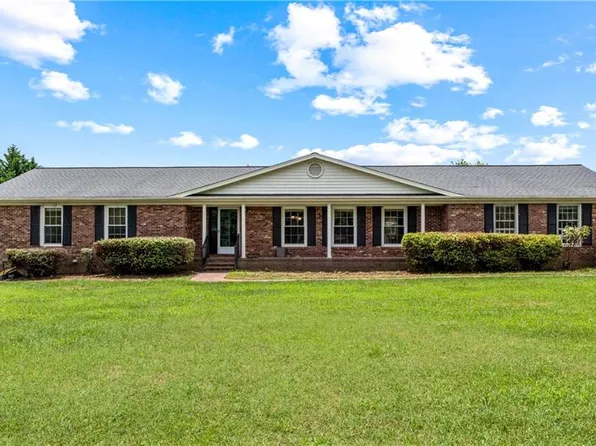 1150 Kenosha Dr, Kernersville, NC 27284