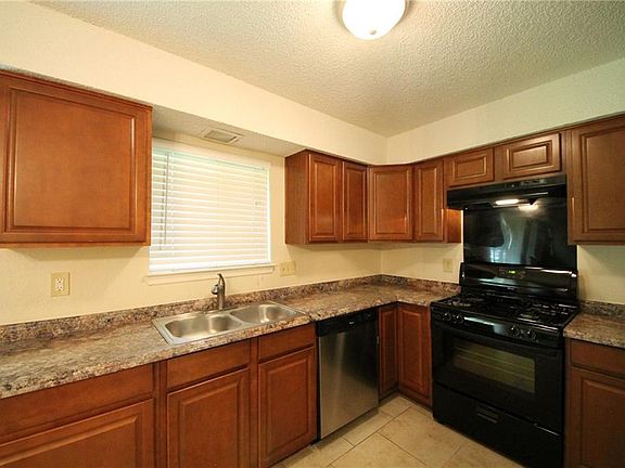 5th image of 3328 Clarksburg Dr