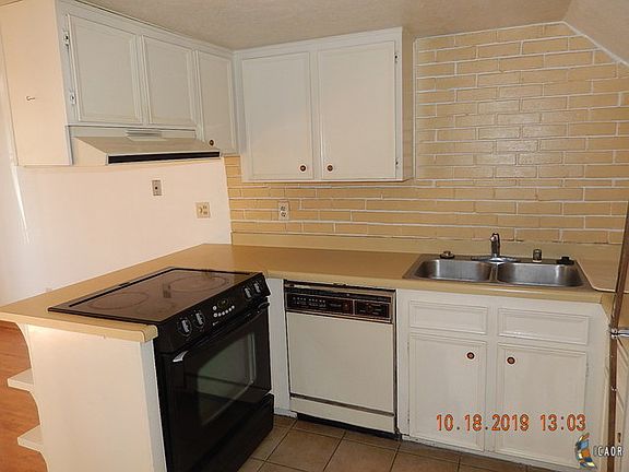 5th image of 290 S Waterman Ave