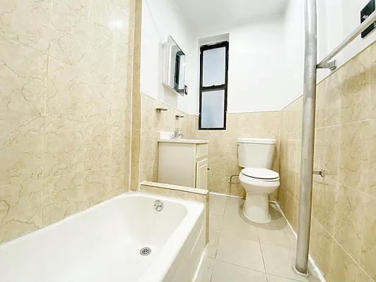 Rented by Bohemia Realty Group | media 17