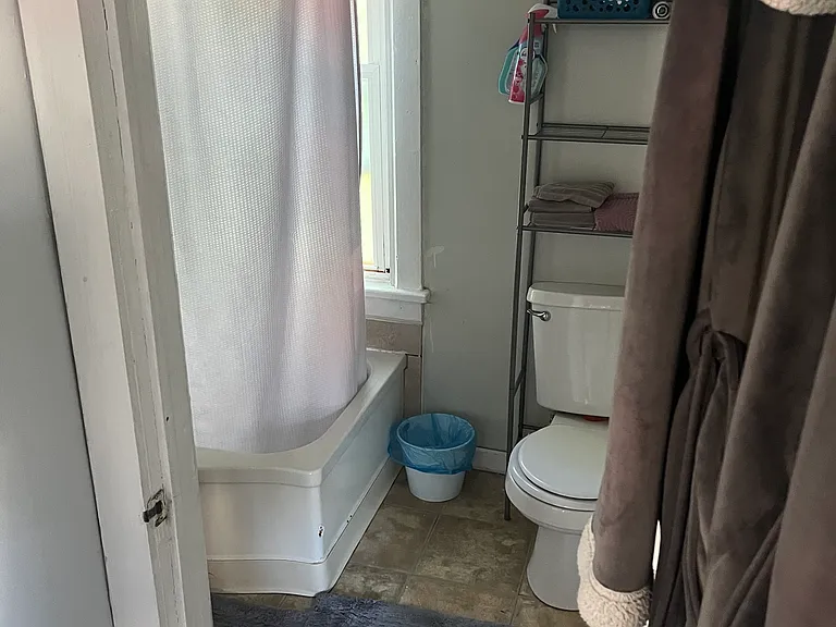 4504 Verona St — Photo 6