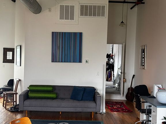 2nd image of 7 North St #10
