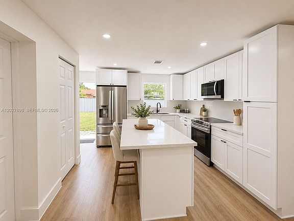 5th image of 2931 NW 21st St