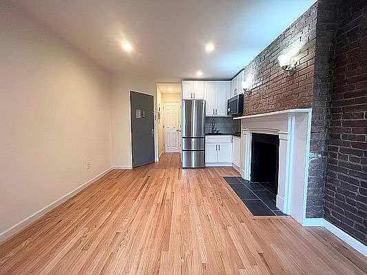 2nd image of 74 Charles St APT 4A