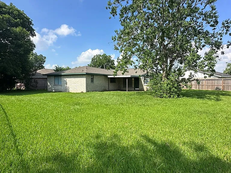 12210 Roandale Dr — Photo 19