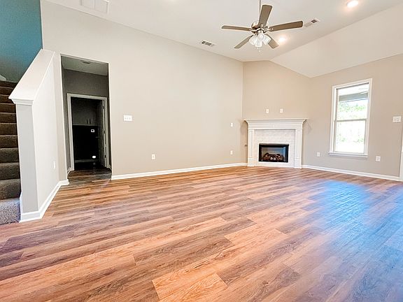 3rd image of 298 Stewart Dr