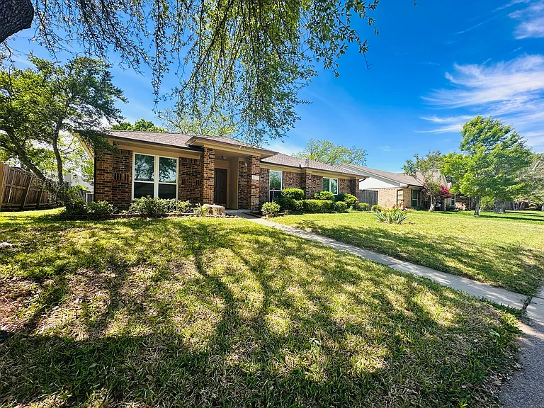 3117 Kingswood Dr — Photo 3