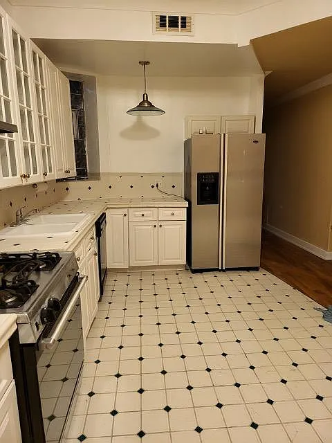 6110 S Kimbark Ave — Photo 4