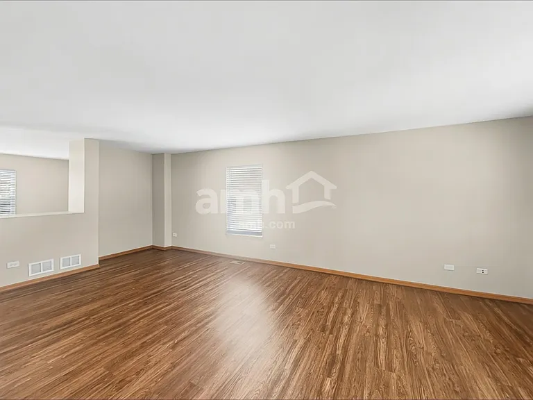 3229 Kenilworth Ln — Photo 7