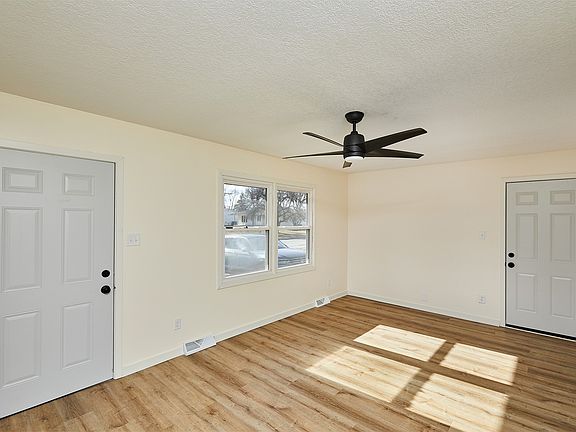 5th image of 302 NE 5th St