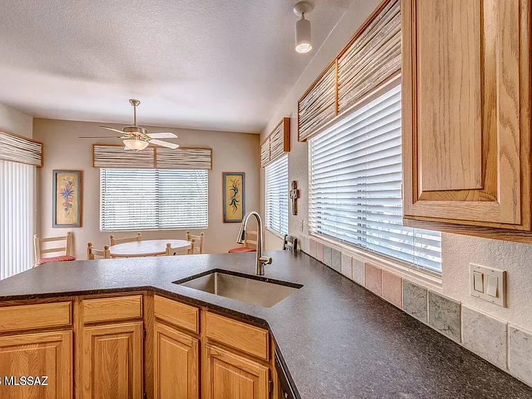 836 E Camino Diestro — Photo 18