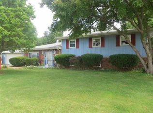 1330 Feldman Dr, Lincoln, IL 62656