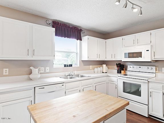 4th image of 11323 English Moss Ln