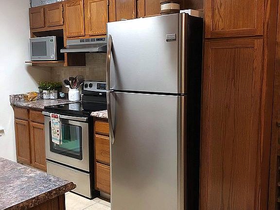 4th image of 4215 Christie Cir