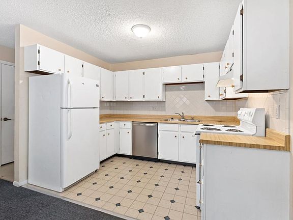 5th image of 2831 28th St