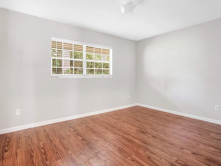 815 E Fort King St — Photo 44
