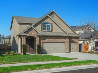 2227 N Crowe St, Visalia, CA 93291