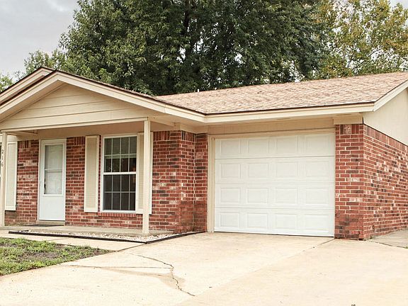 3rd image of 216 N Christy