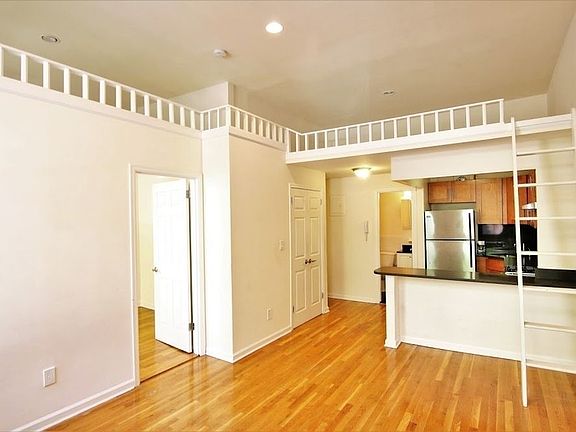 2nd image of 156 W 75th St #3F