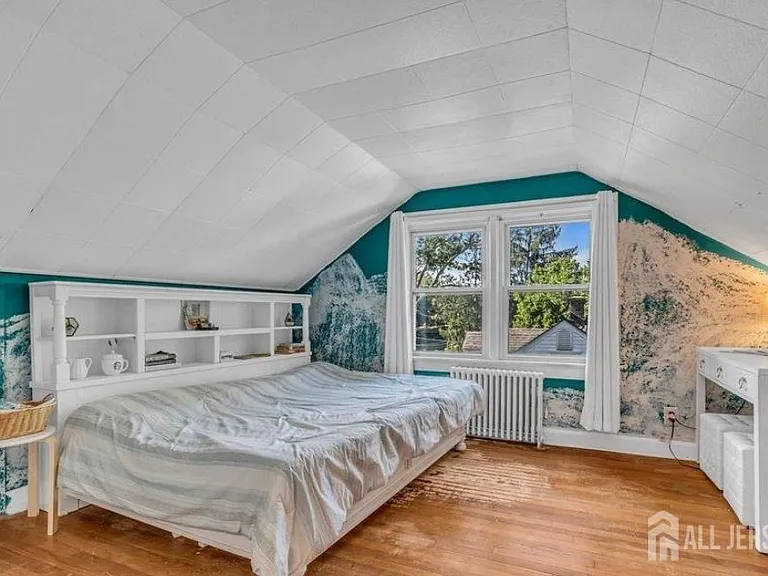 402 Ryders Ln — Photo 6