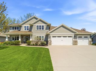 W5866 Sweet William Dr, Appleton, WI 54915