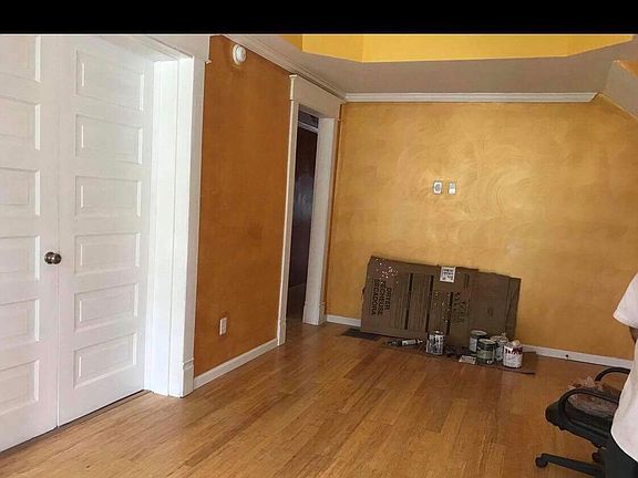 3rd image of 1006 Campbell Ave SW