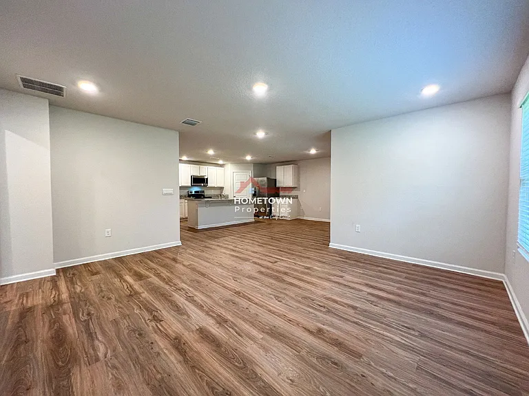 6351 Burrow Ln — Photo 9