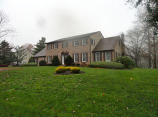 102 Lafayette Dr, Washington Crossing, PA 18977