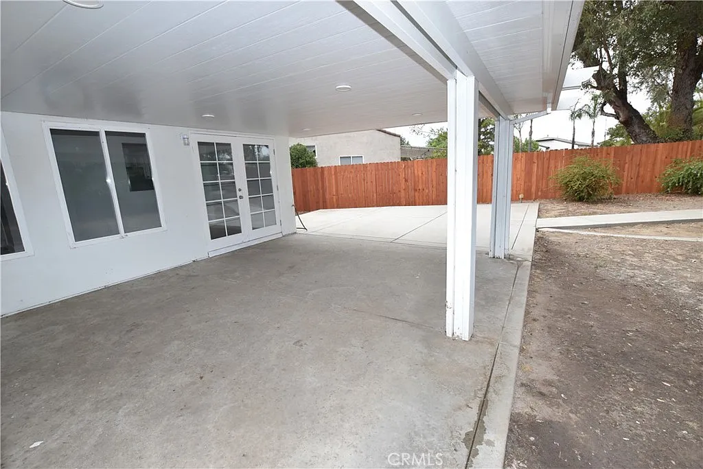 4 bed, 1234 sqft, $2,950 — Photo 2