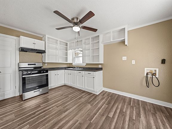 5th image of 3623 Windsor Ave