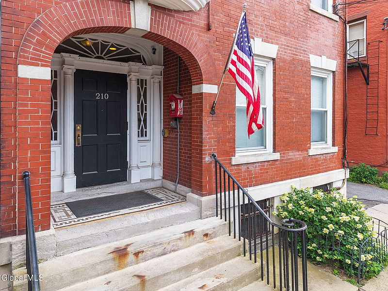 3rd image of 210 Union Street