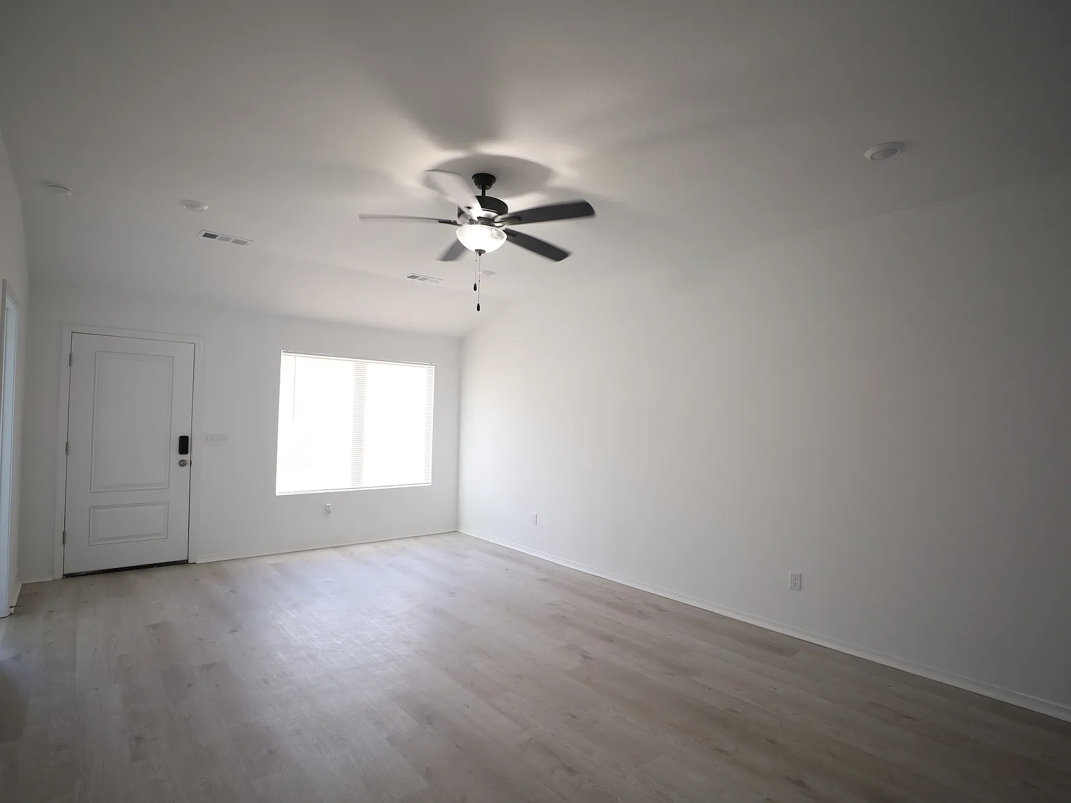 4 bed, 1470 sqft, $1,650 — Photo 4