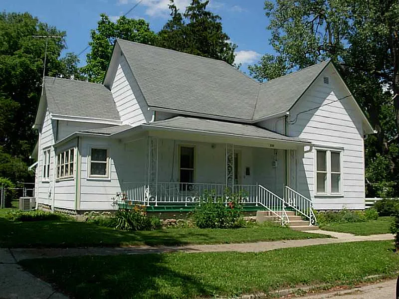 116 Douglas St photo 1