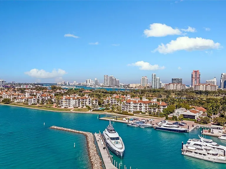19227 Fisher Island Dr #19227 — Photo 29