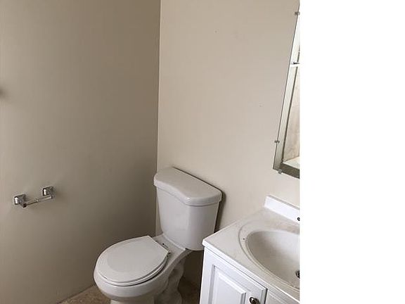 2nd image of 536 N Homan Ave #1