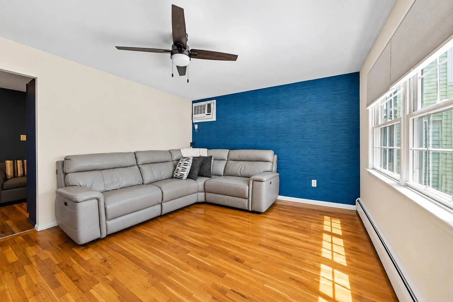 2 bed, 1.0 bath, $2,800 — Photo 3