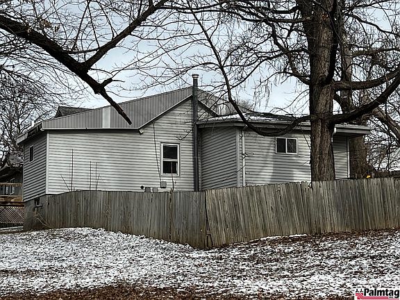 2nd image of 617 11th Ave