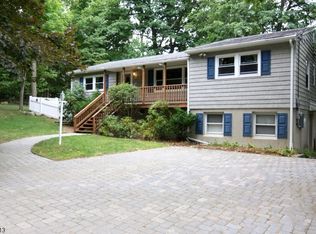10 Elm Tree Rd, Highland Lakes, NJ 07422