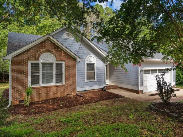 103 Gracewood Pl, Chapel Hill, NC 27516