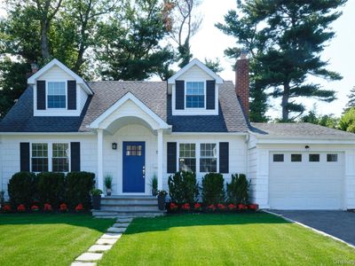 15 Le Britton Street, Locust Valley, NY, 11560