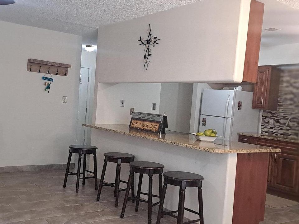 1st image of 785 Arcturus Ave SE