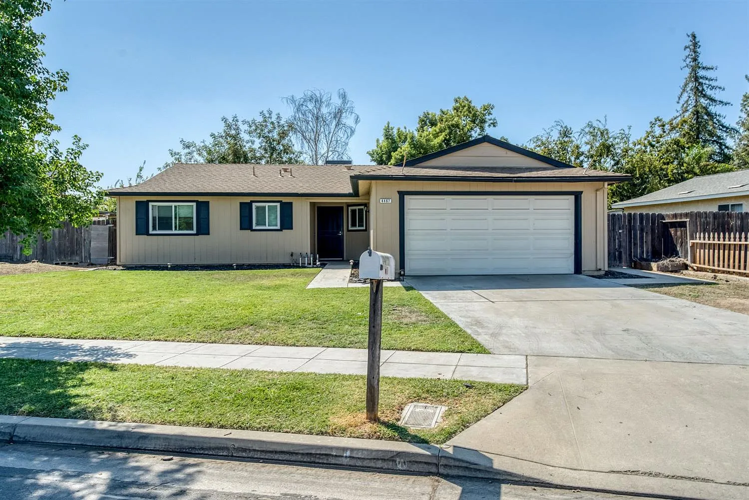 4467 W Corona Ave photo 1