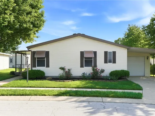 137 S Point Dr, Fairborn, OH 45324